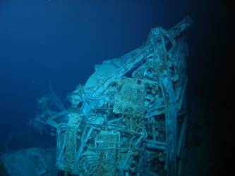 Ship's aircraft crane