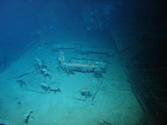 Fittings for 4-inch ready use lockers on stbd 4-inch gun deck