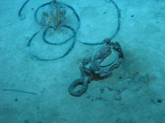 Block and tackle on seabed