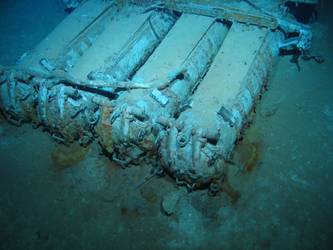 End caps of torpedo tubes